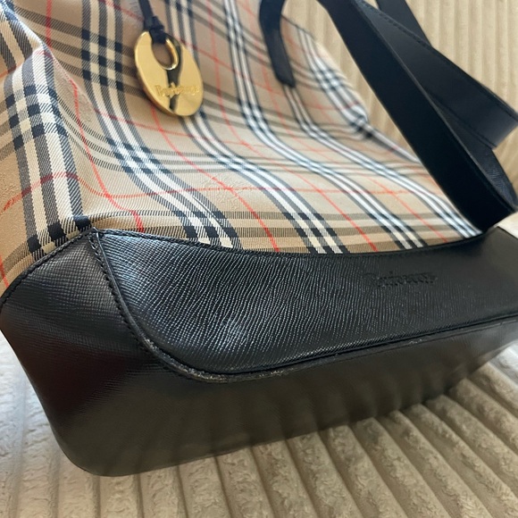 Authentic Vintage Burberry Tote - Picture 8 of 14
